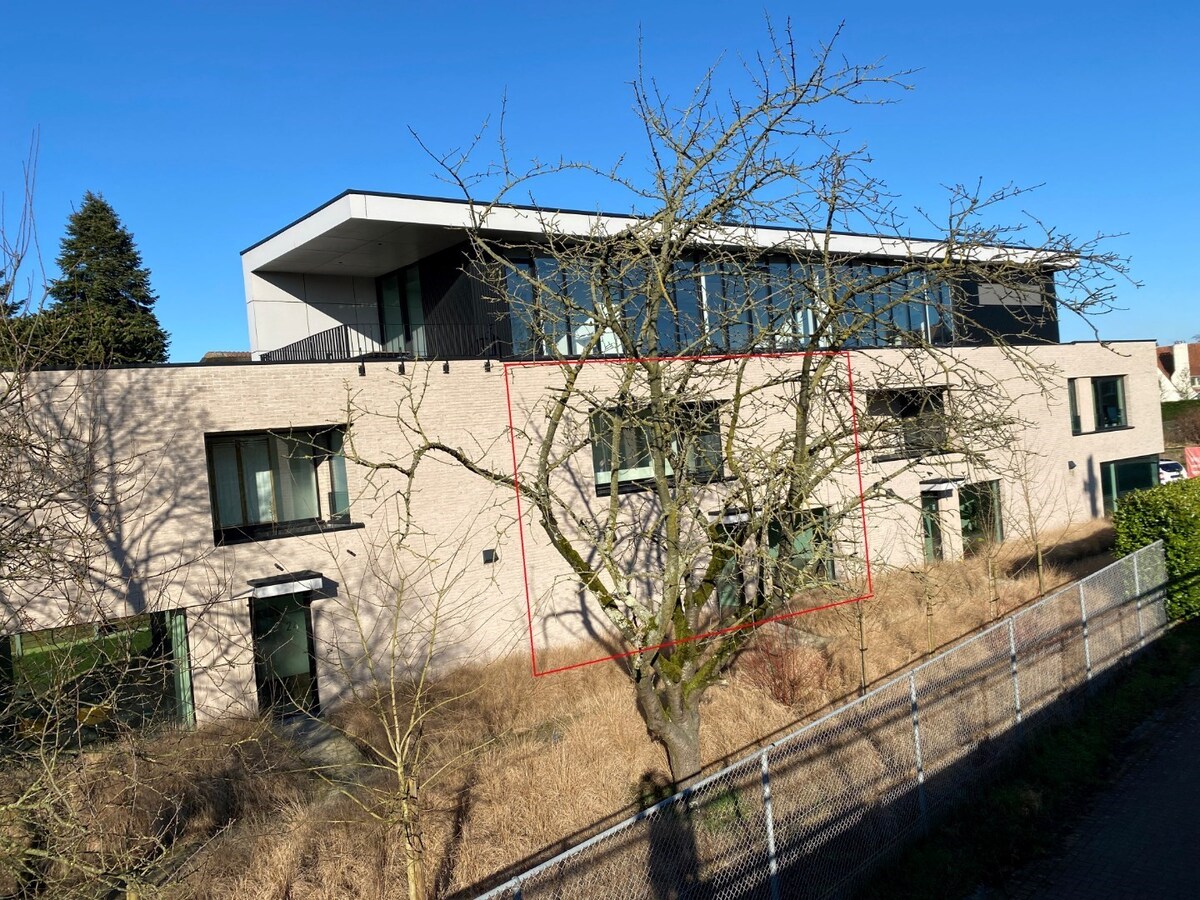 Nieuwbouwwoning nabij de Sterre - met terras en tuin ! 