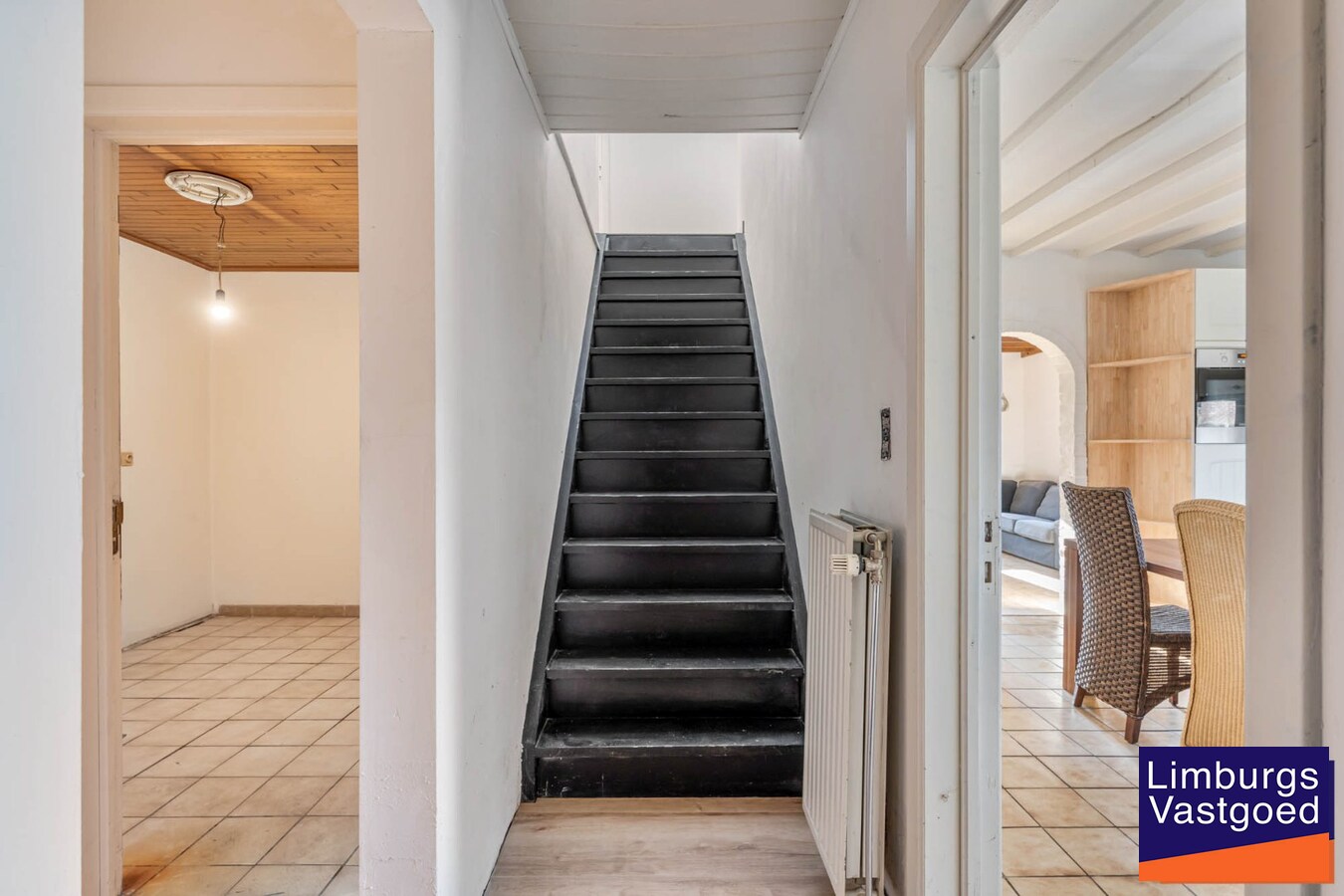 Instapklare woning met ruime loods/werkplaats, 11a 77ca 