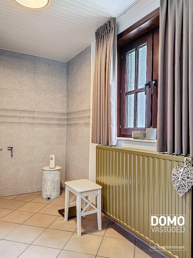 Authentieke open bebouwing met uniek uitzicht en dit in een groene omgeving. 