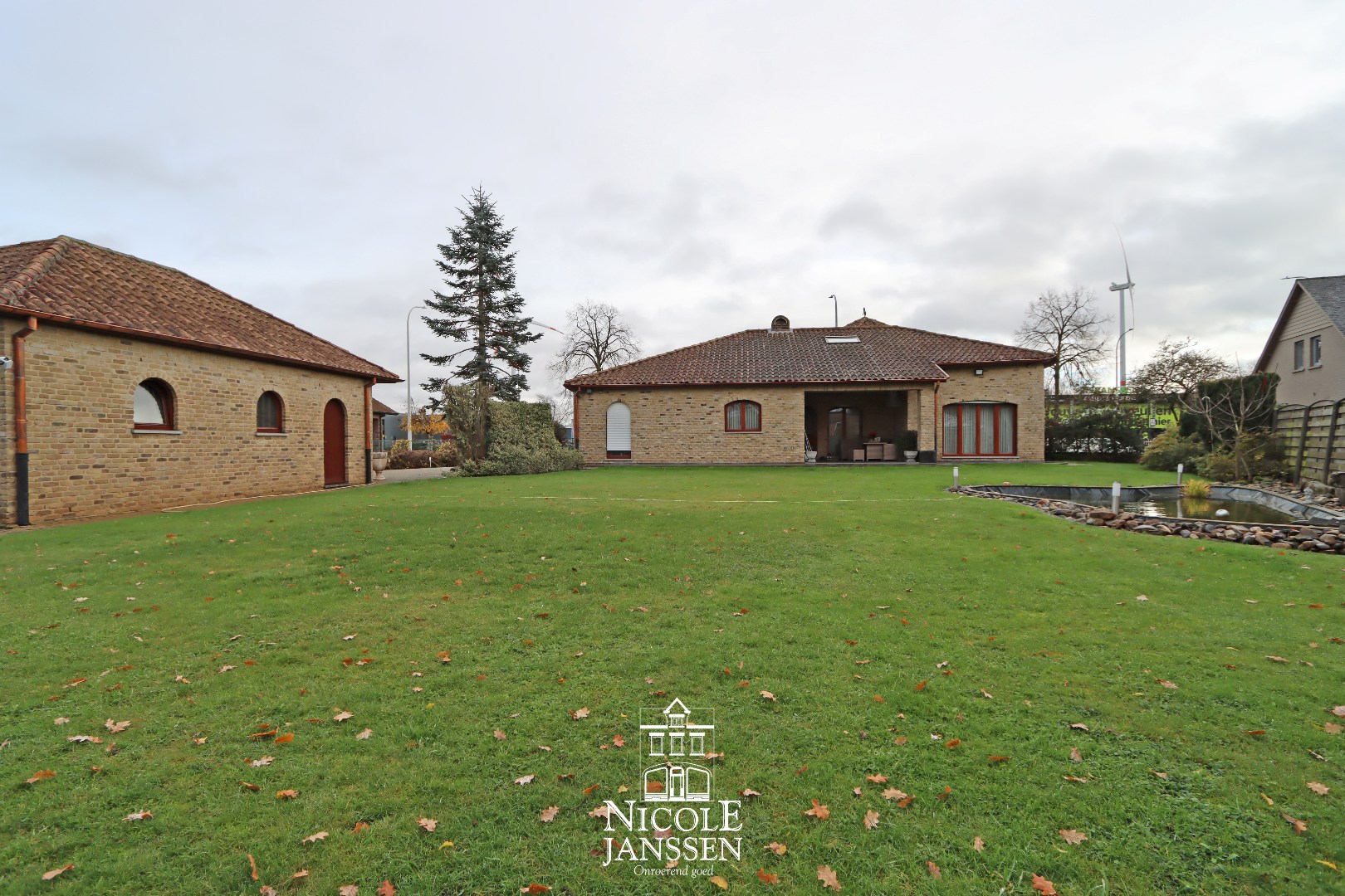 Volledig omheinde tuin 