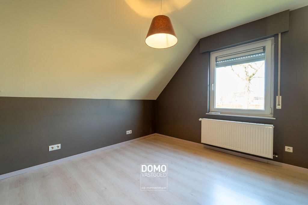 Wonen in alle rust: instapklare open bebouwing met ruime zonnige tuin te Stokrooie 