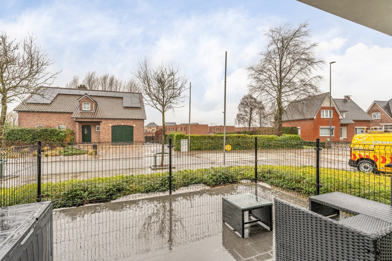 Recent, gelijkvloers appartement in een stijlvolle residentie mét ondergrondse parkeerplaats en kelderberging! 