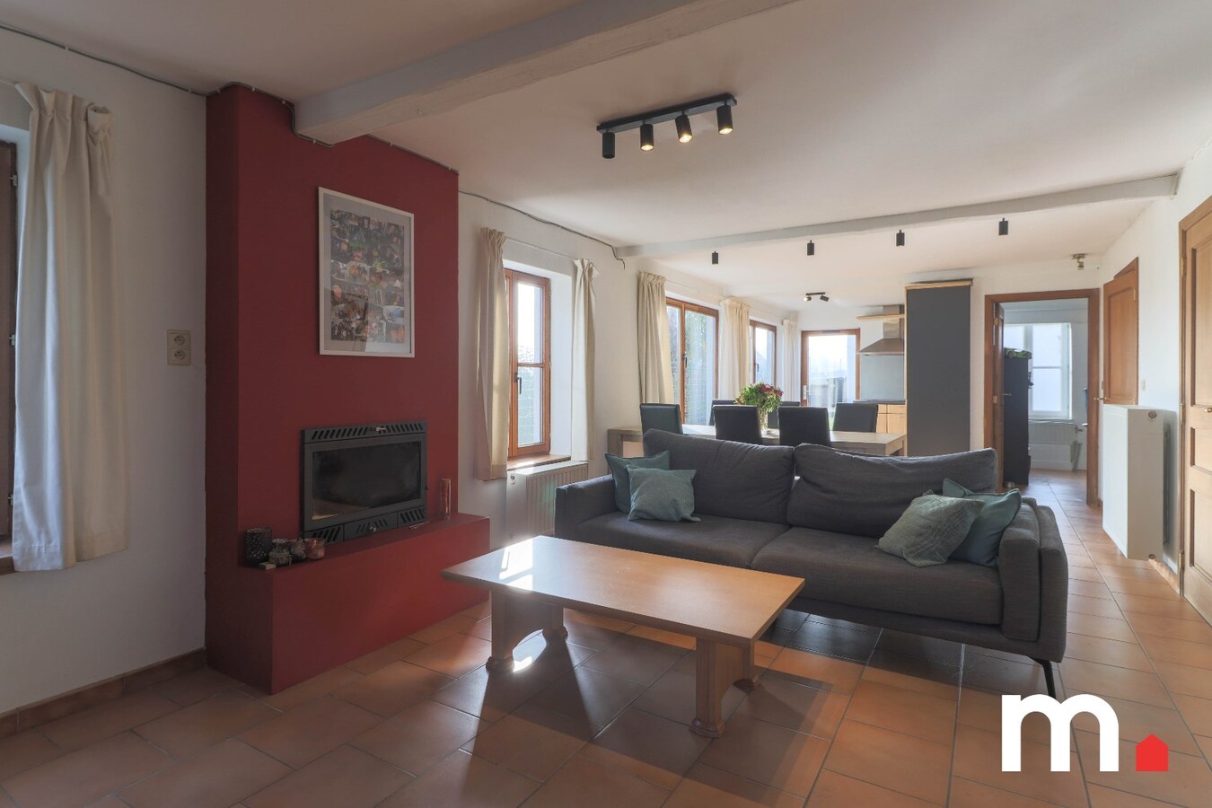 Zeer sympathieke en knusse woning aan de voet van de Kwaremont en de Kluisberg. 