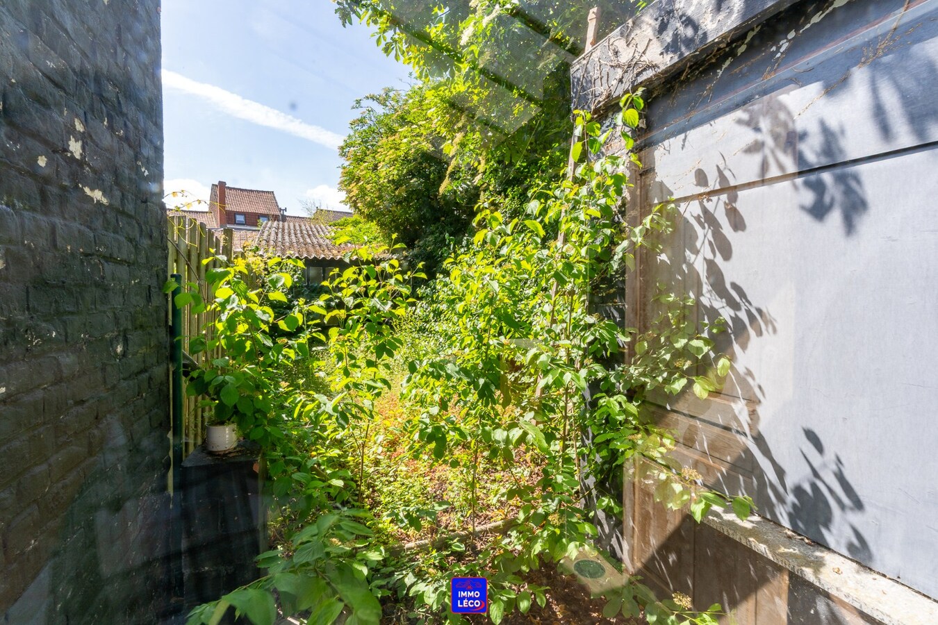 Surface commerciale en plein centre-ville avec jardin, idéal investisseurs ! 