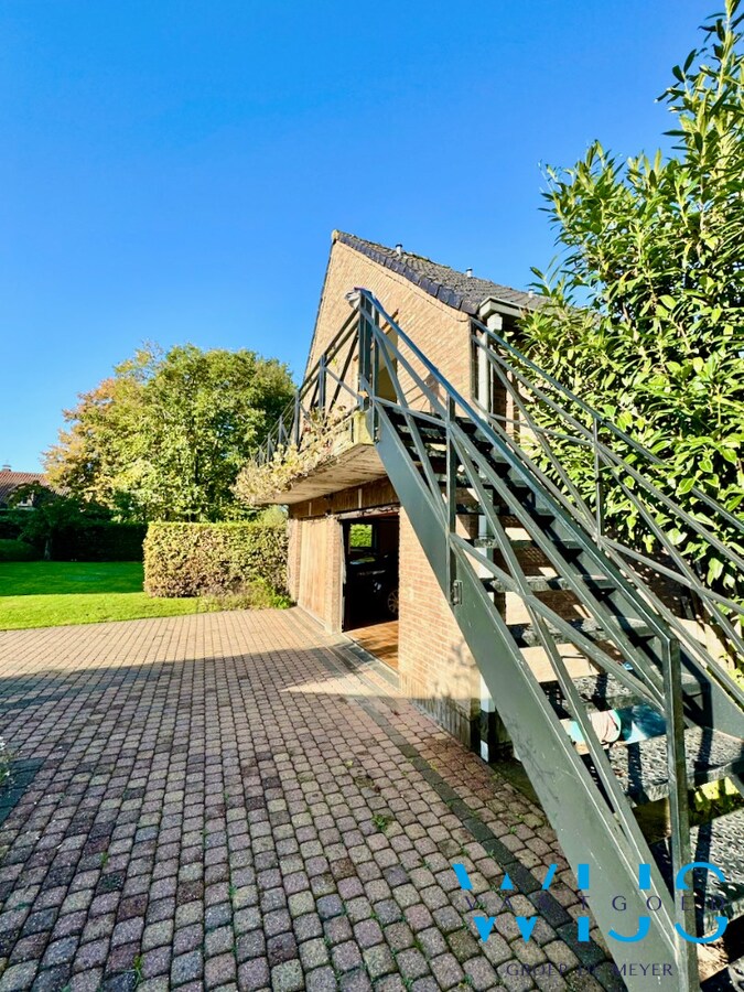 Prachtig ruim woonhuis met volwaardig bijgebouw ! 