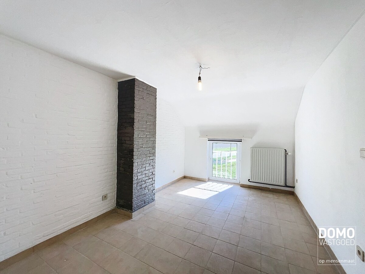 Halfopen bebouwing met 2 slaapkamers, garage en energielabel C te Heers 