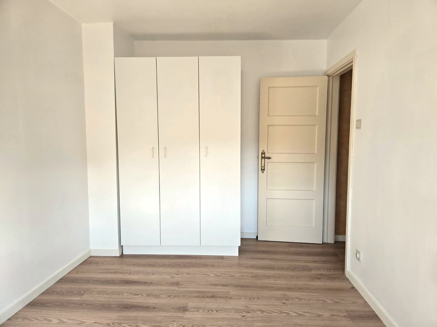 Rustig gelegen, recent gerenoveerde halfopen woning 