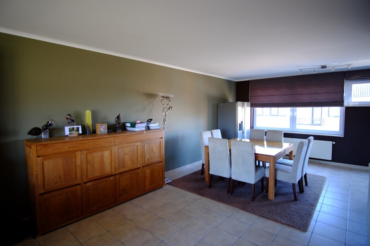 MOOI ONDERHOUDEN ENERGIEZUINIGE BEL-ETAGE WONING TE BREDENE 
