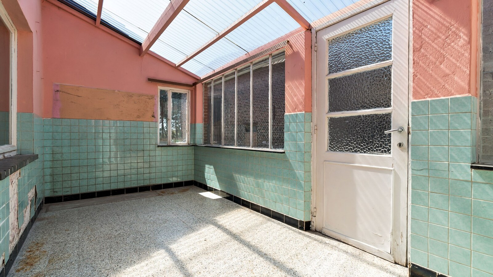 Renovatiewoning op perceel van 6854 m² 