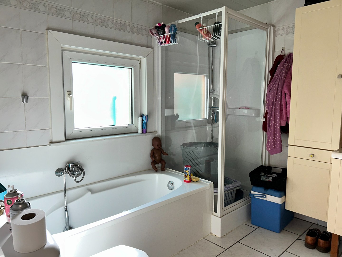 Degelijke en ruime gezinswoning met garage en tuin op 702m² 