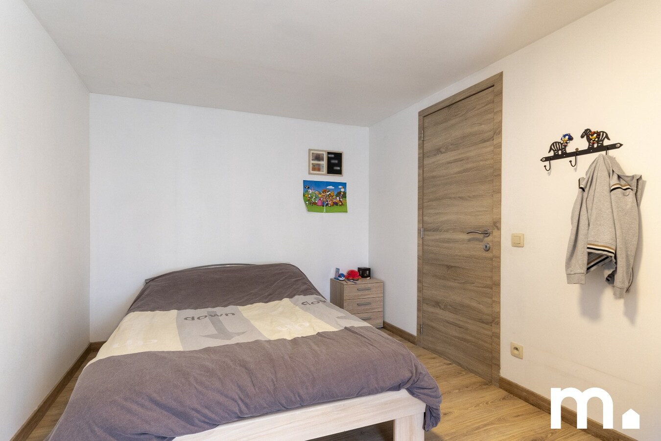 Ruime gerenoveerde gezinswoning met 5 slaapkamers en 2 badkamers ! EPC B ! 