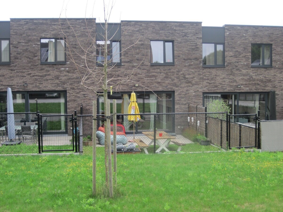 Recente BEN-woning met een E-peil van 3.  Centrum Gavere. 