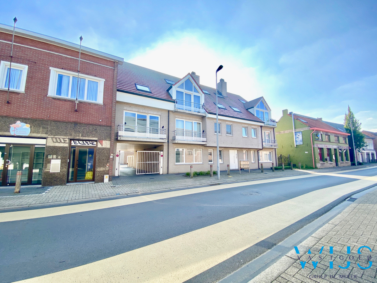 Ruim 3 slaapkamer appartement met garage te ERTVELDE ! 