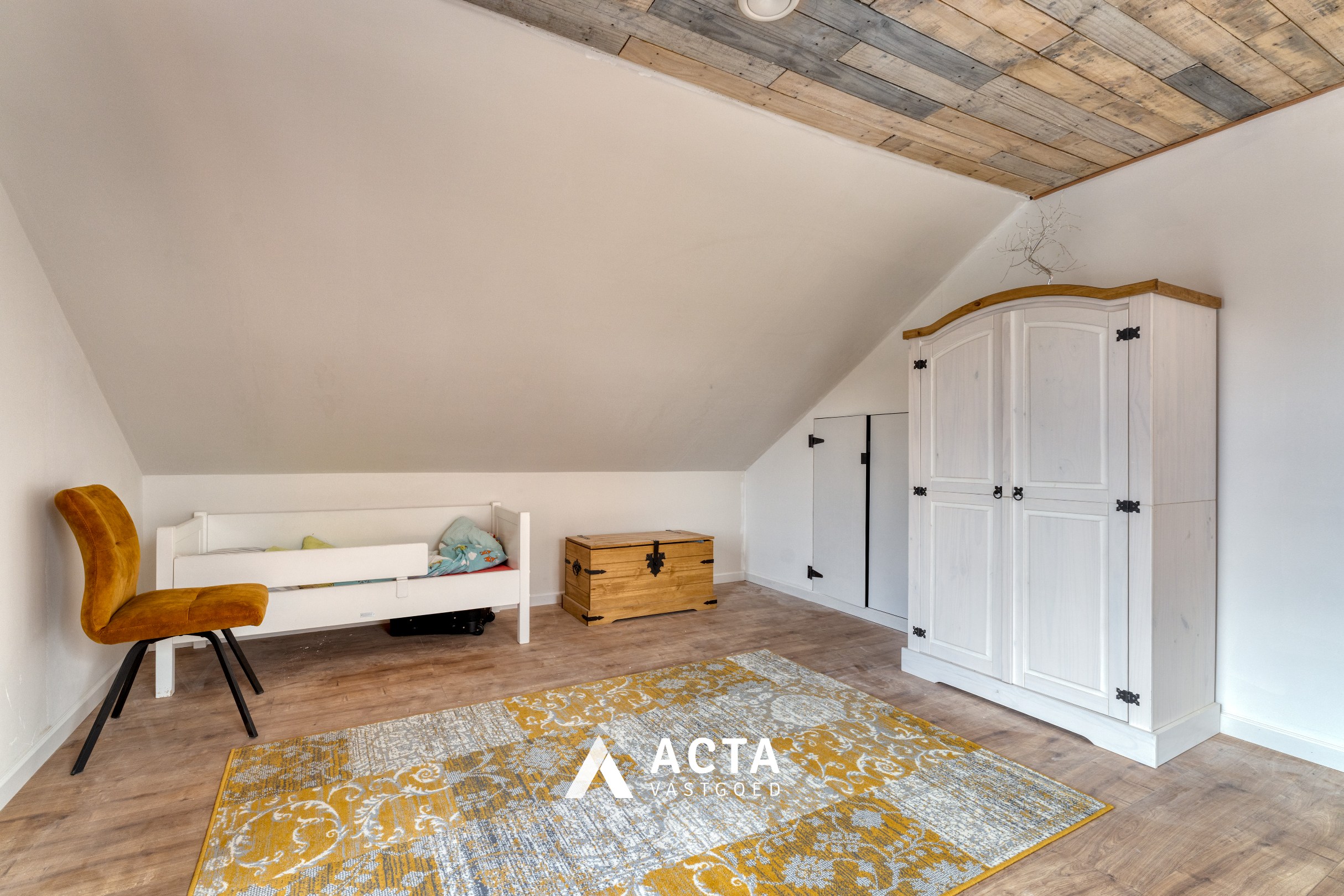 Gerenoveerde villa met vier slaapkamers in de Vicognewijk! 