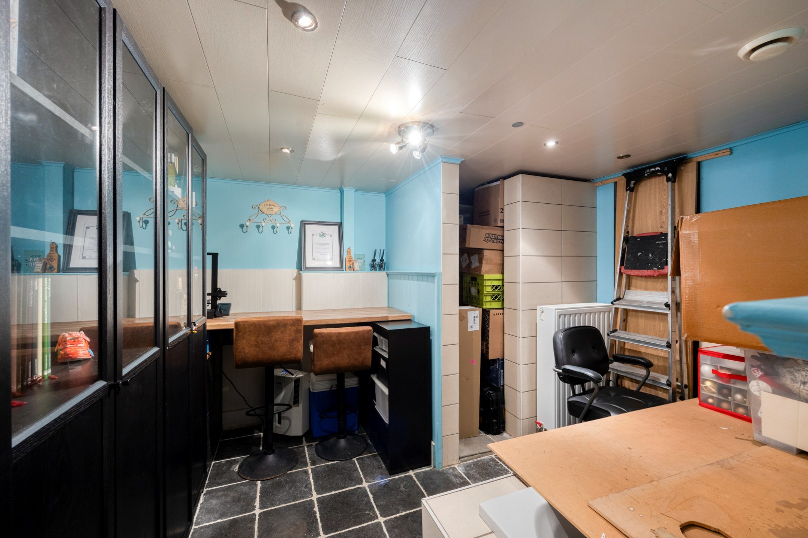 ingerichte kelderruimte