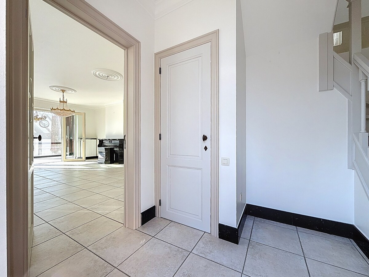 Ruime en instapklare HOB met zuidgerichte tuin te Bevegem 