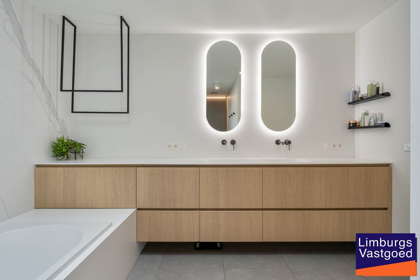 Hoogwaardig afgewerkte gezinswoning, 4 slpk, op 48a23ca, nabij centrum 