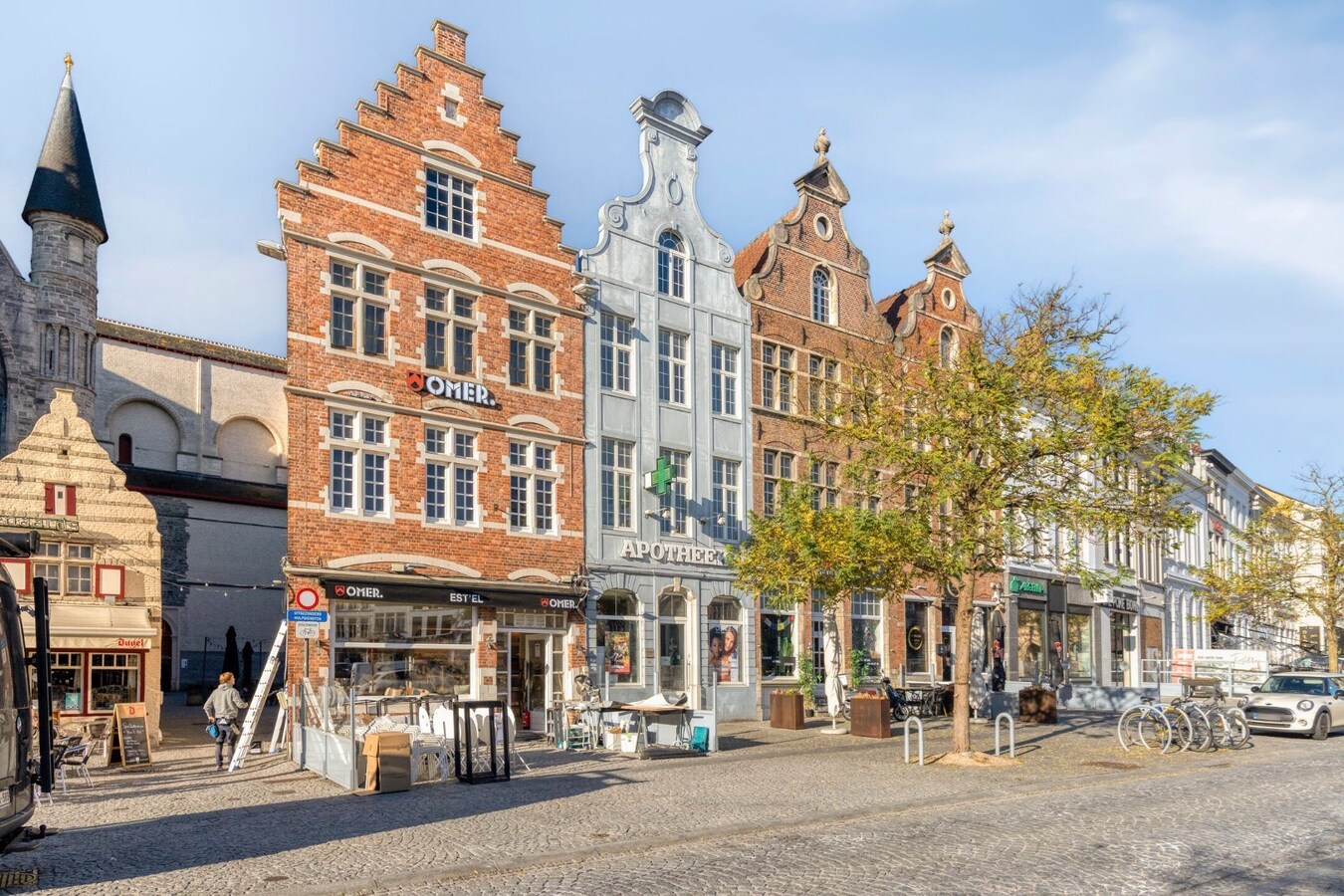 DE MARKT van Oudenaarde: apotheek woning met licentie 