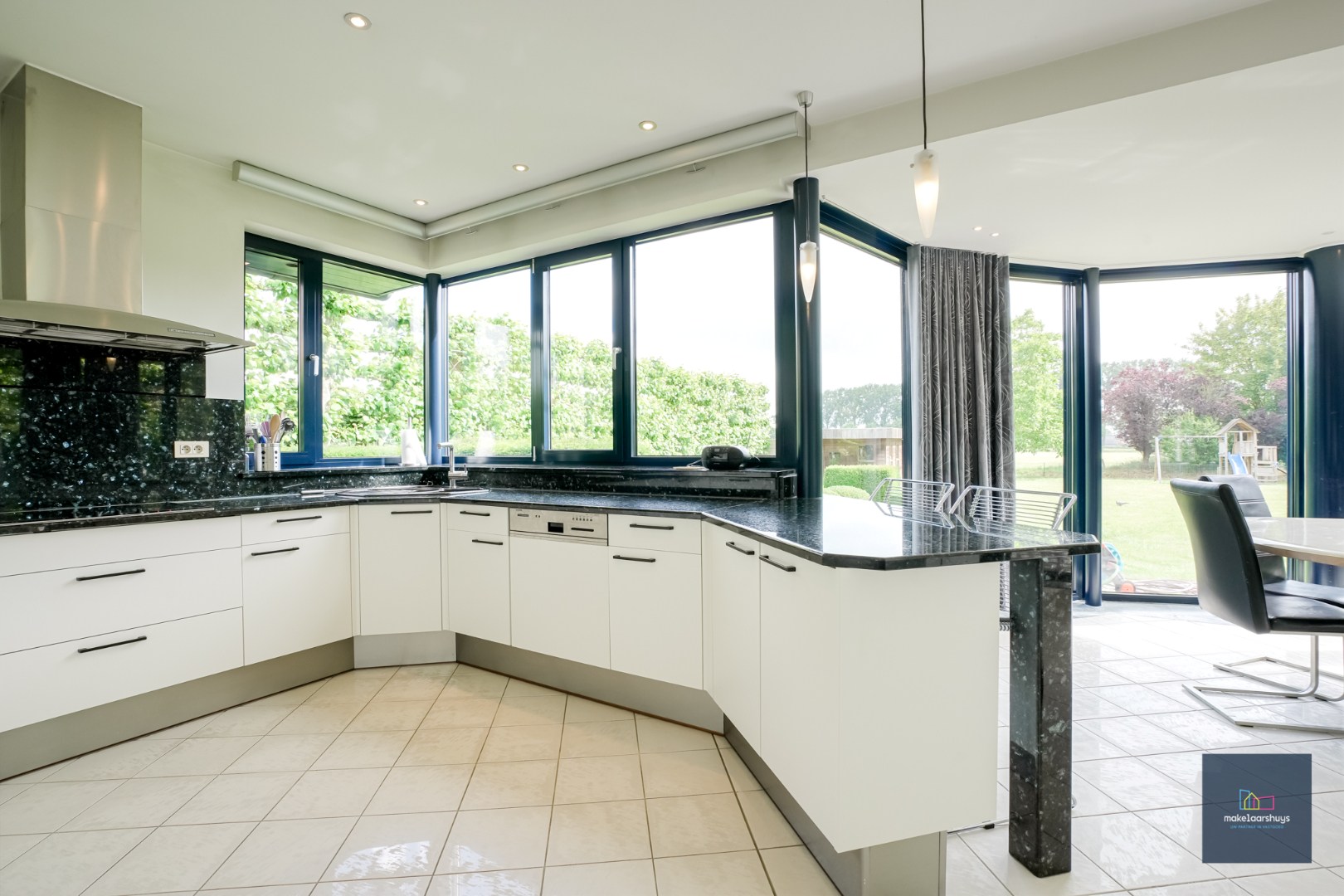Karaktervolle villa op een prachtig perceel van 1862 m² 