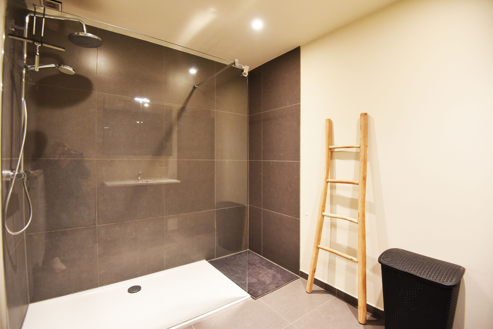 Energiezuinige bel-etage met ruime garage en 3 slpks nabij centrum Maldegem 