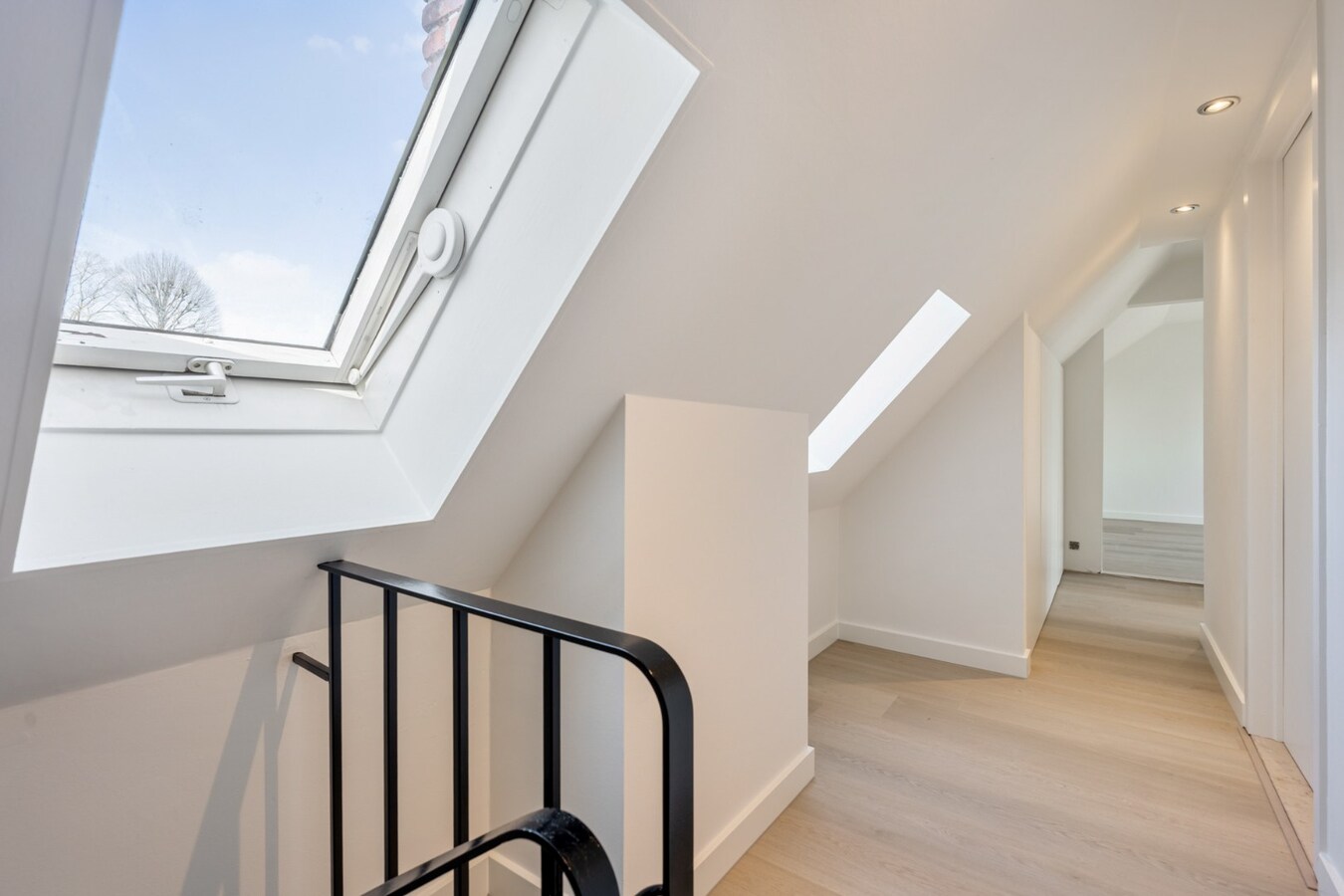 Gezellige, instapklare stadswoning in het centrum van Maaseik grenzend aan de groene wal! 