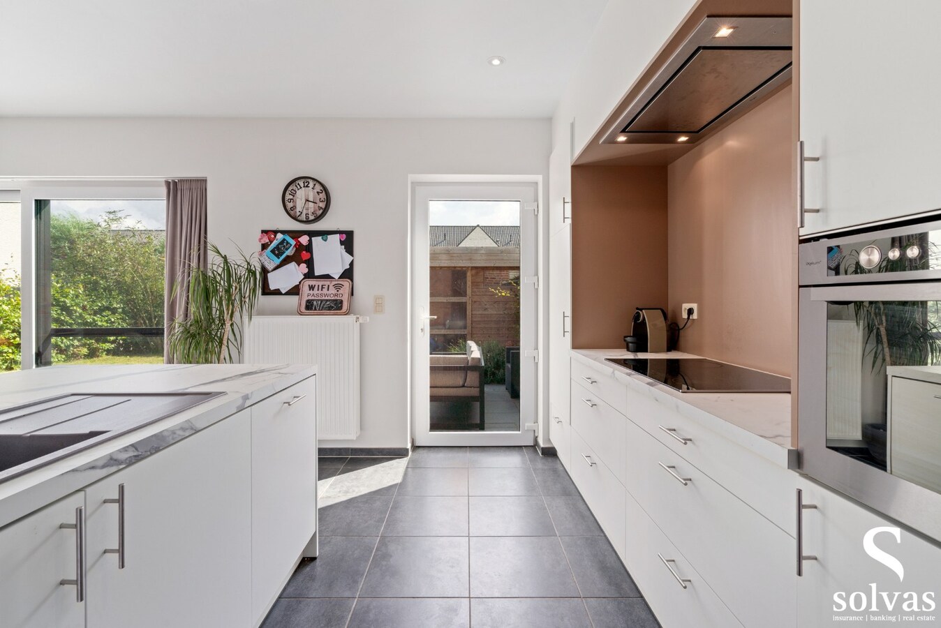 IN OPTIE: Recente halfopen bebouwing in rustige woonwijk 