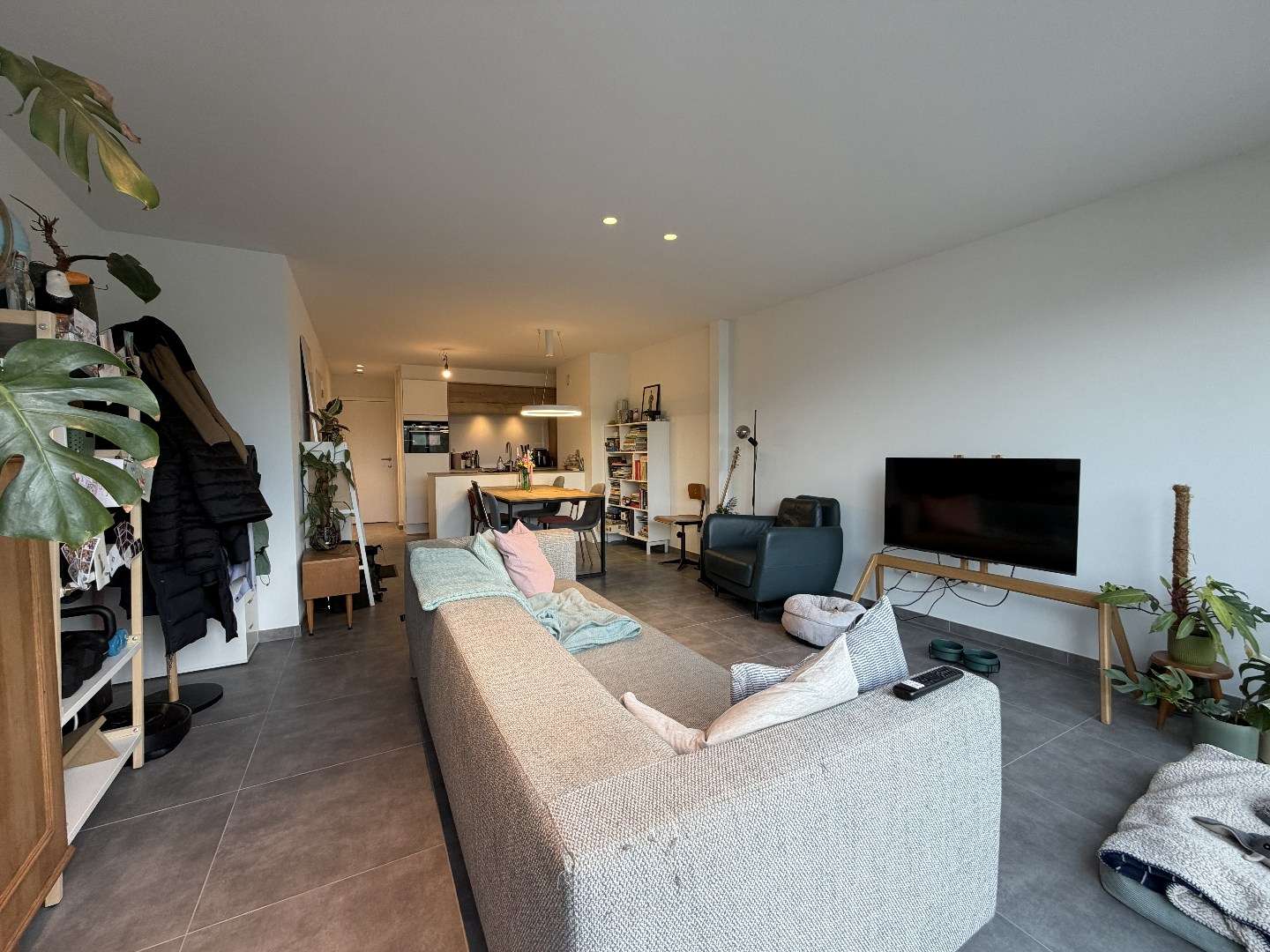 Recent en energiezuinig appartement met 1 slpk. en groot terras in Geel-centrum 