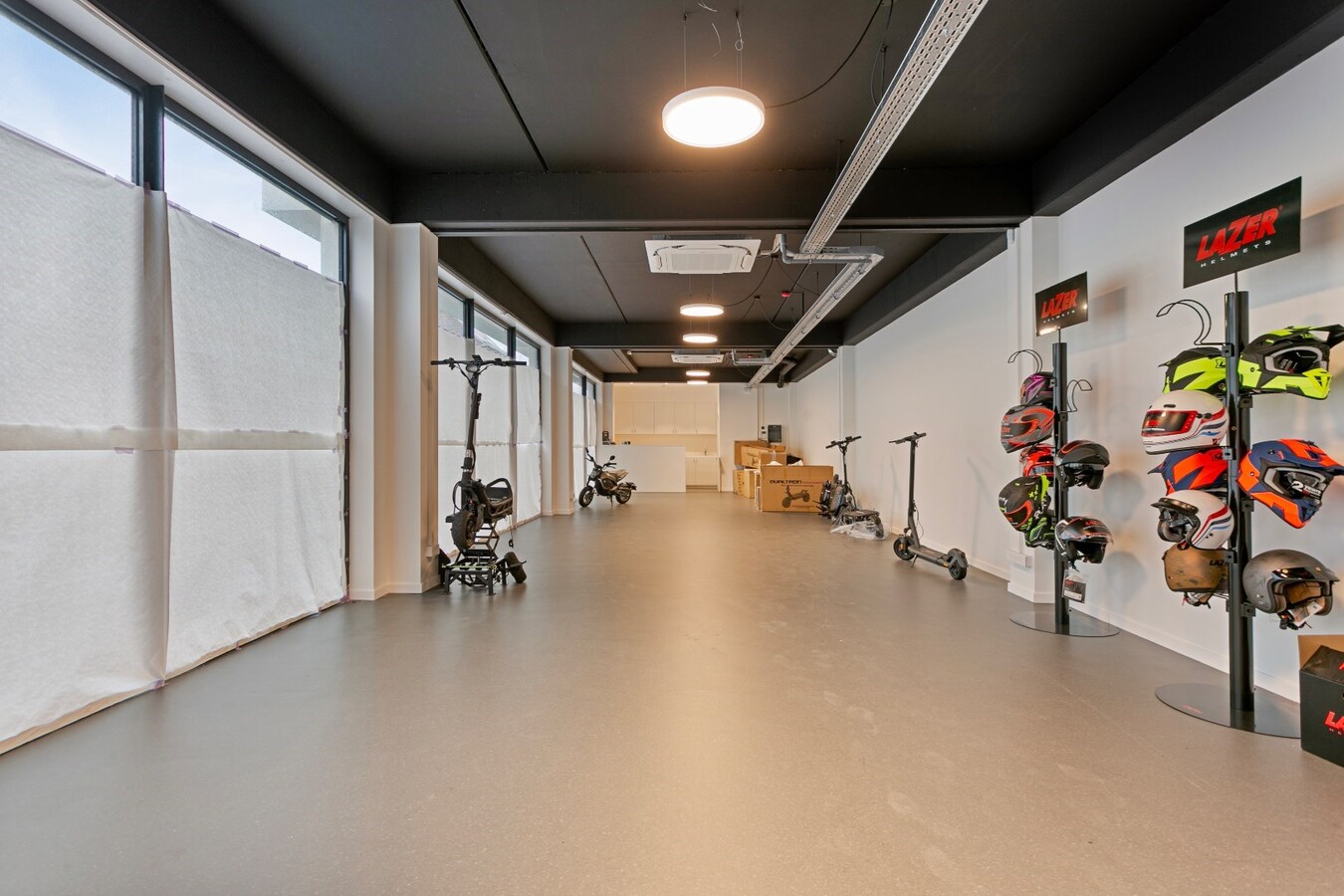 Loué commerce - Halle