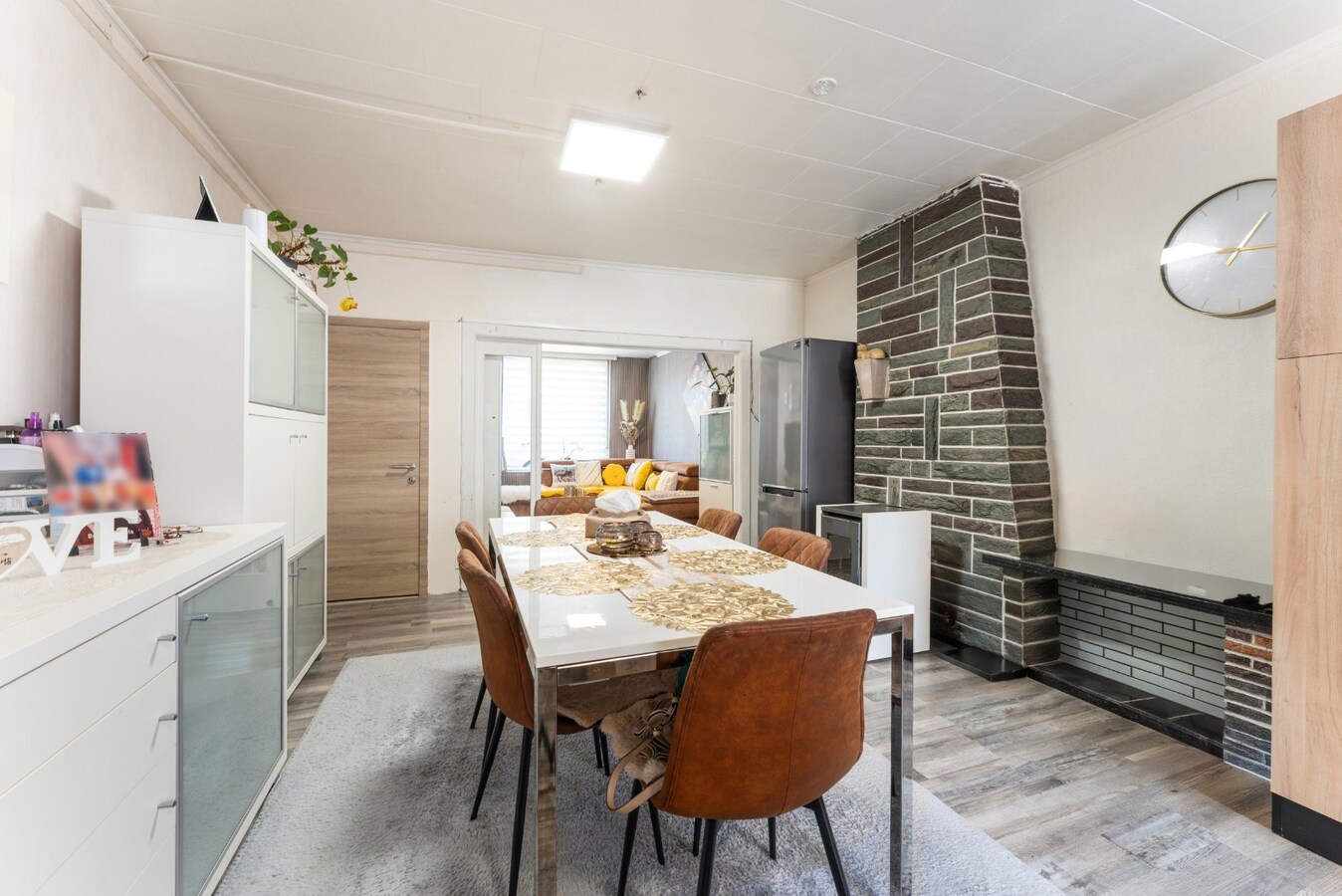 Centrale rijwoning met drie slaapkamers en terras in hartje Roeselare 
