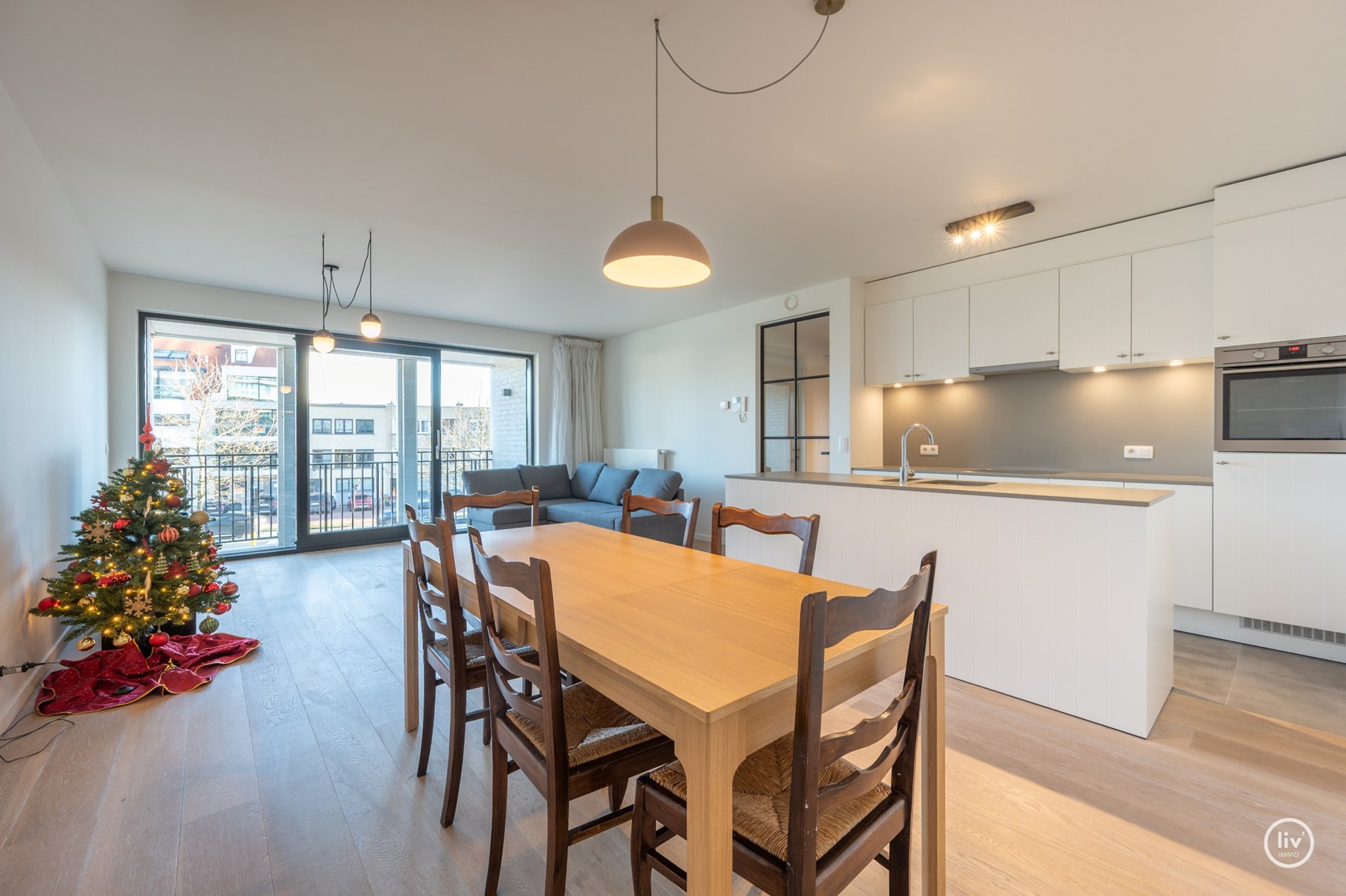 Magnifique appartement spacieux avec 3 chambres situé dans un immeuble récent à Duinenwater. 