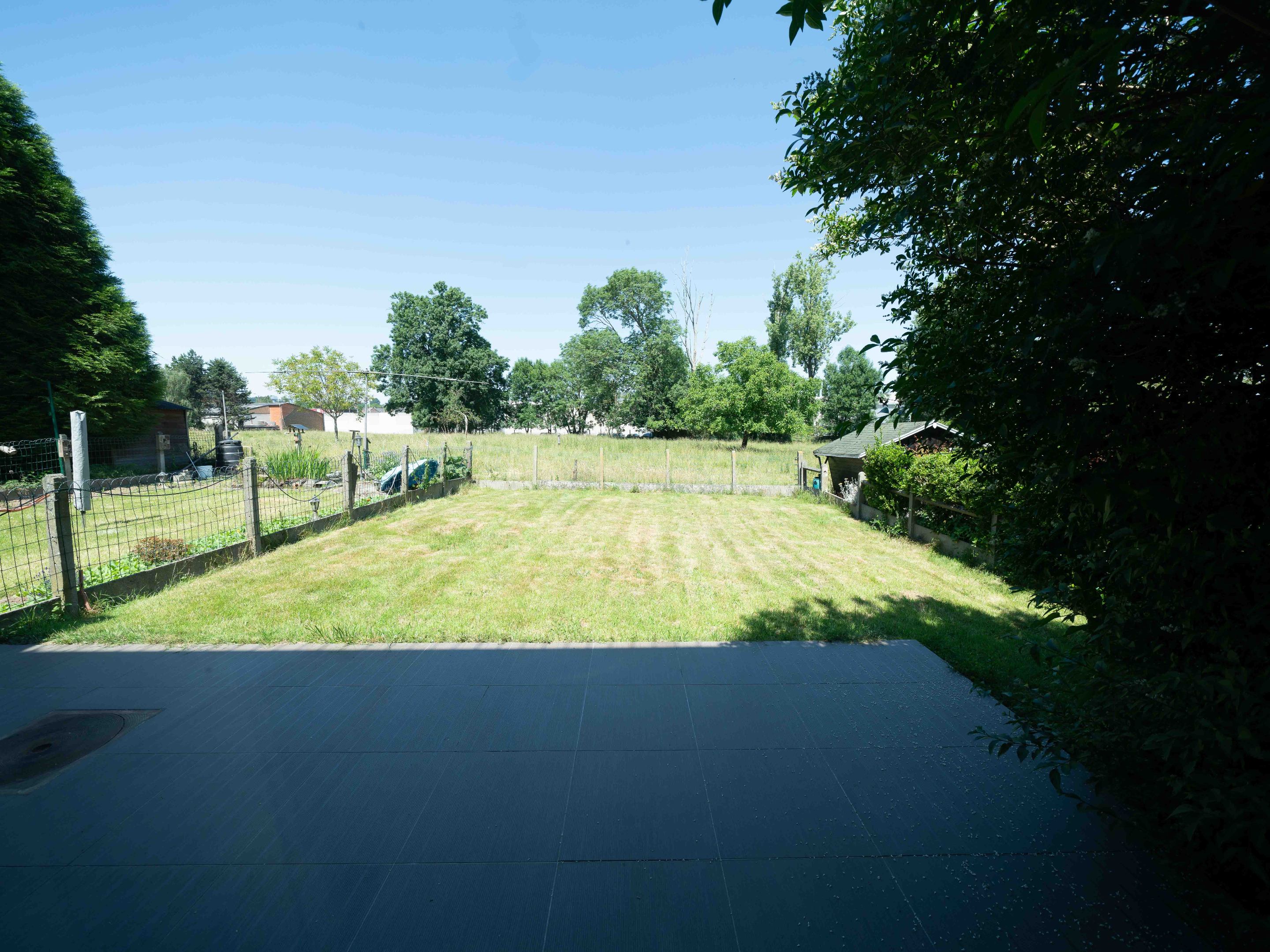 Maison (kangourou) très spacieuse avec jardin et double garage 