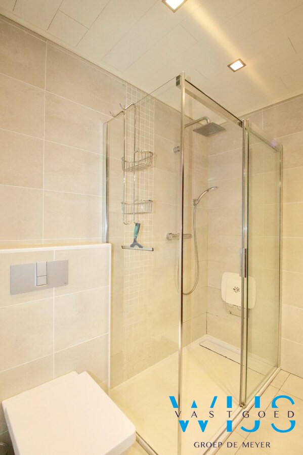 Zeer ruim instapklaar woonhuis ! 