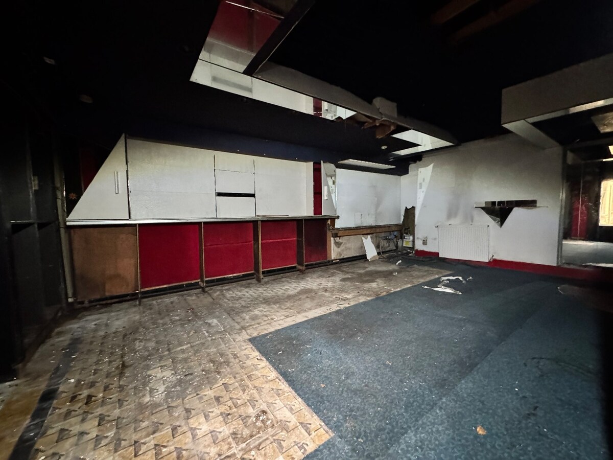 Te renoveren handelshuis te Eernegem 