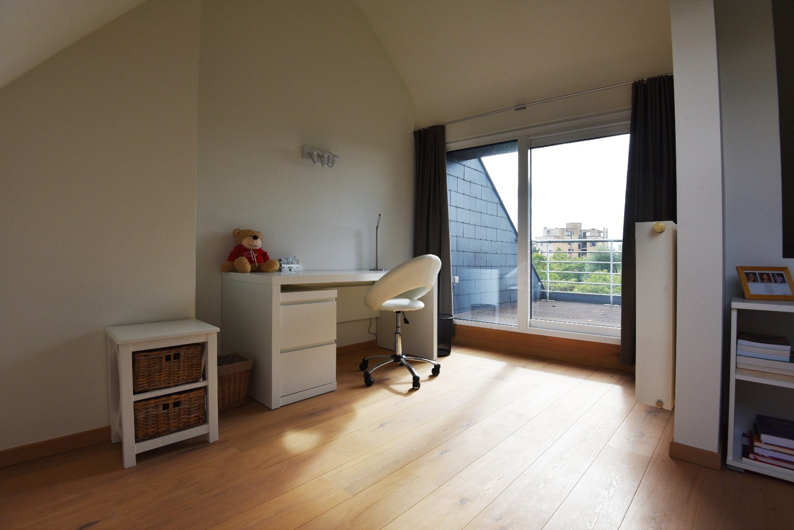 Duplex appartement op de 2e verdieping met 2 slpks en terras te Gent 