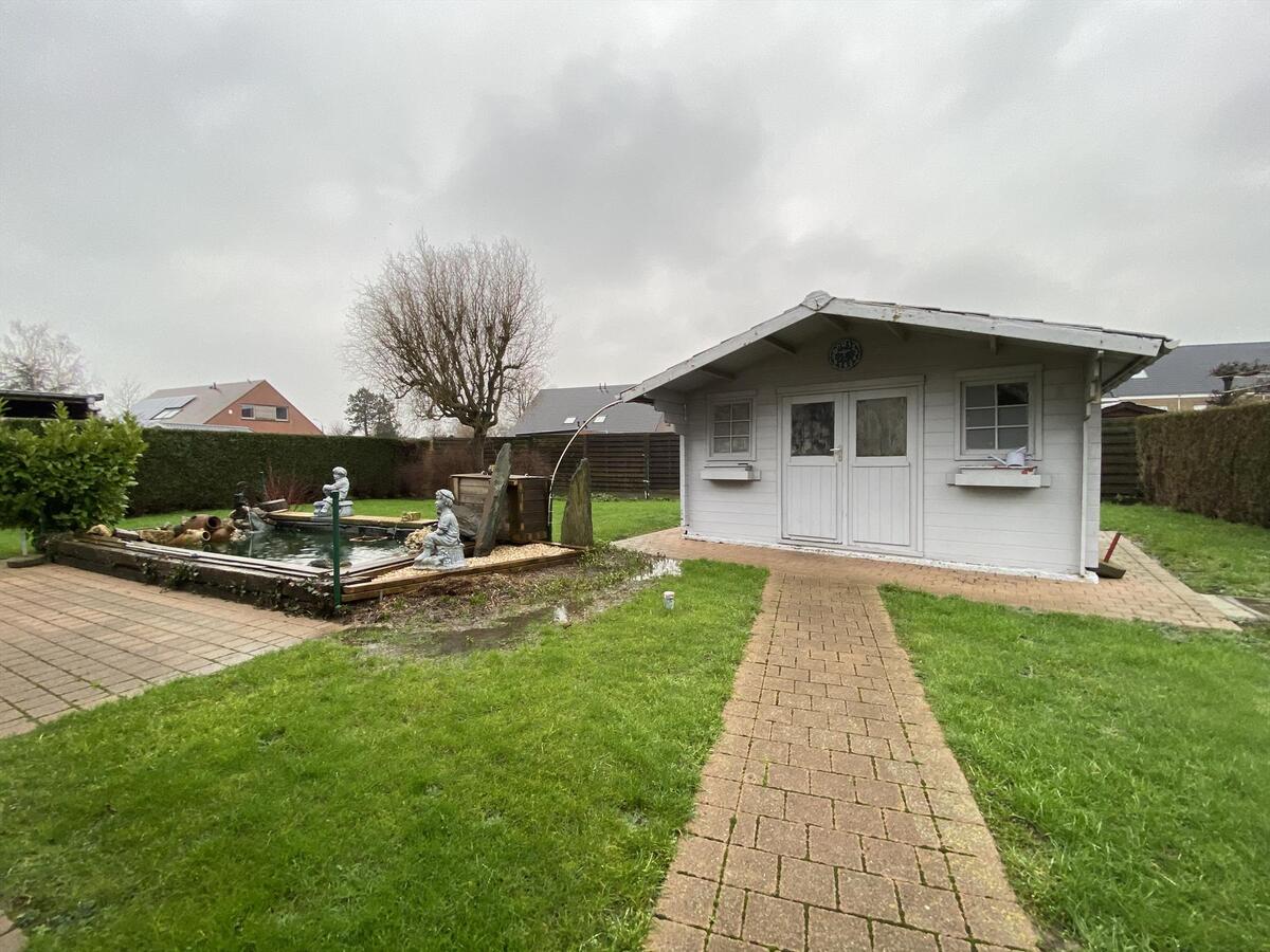 Alleenstaande woning met 3 slaapkamers en garage te Eernegem 