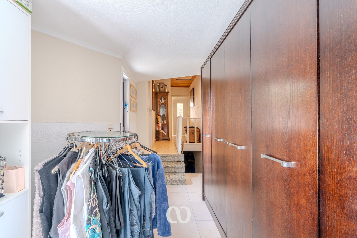 Instapklare woning met zonnepanelen, prachtige tuin en garage 