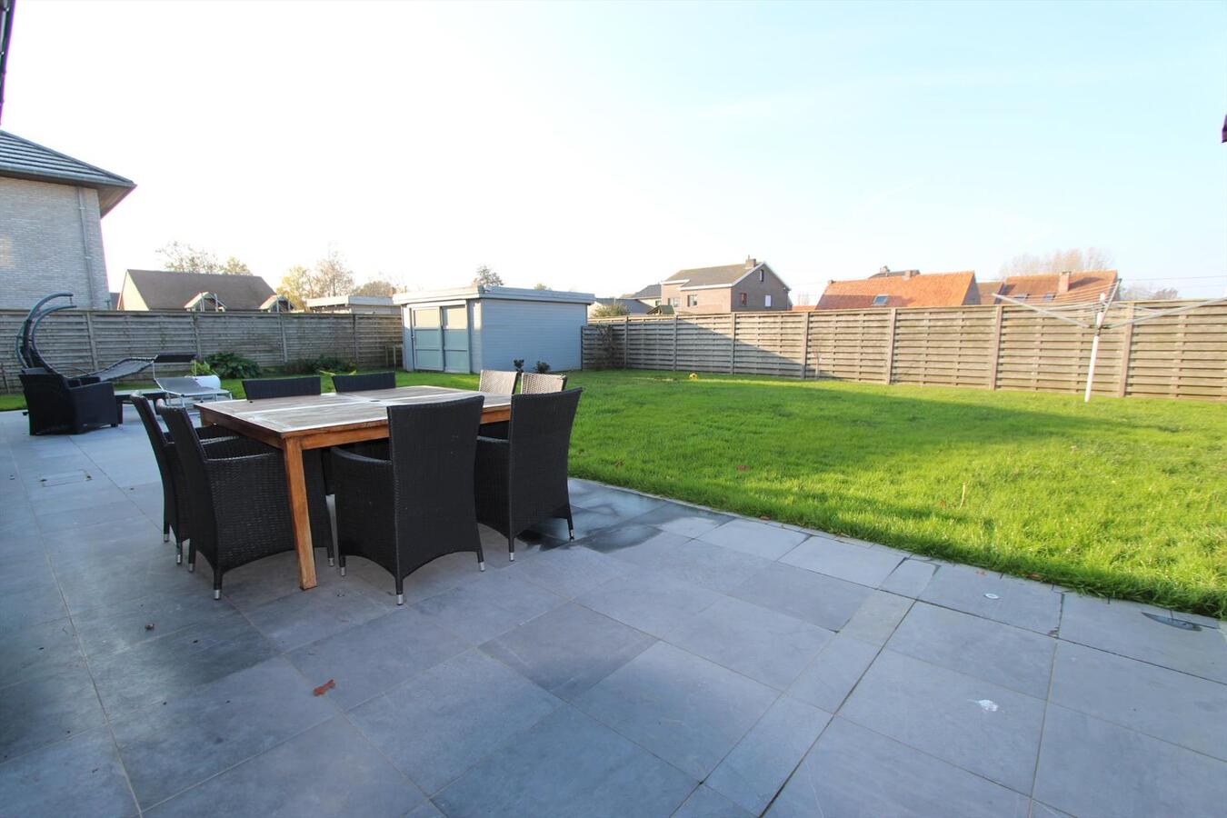 Alleenstaande woning met 5 slaapkamers te Koekelare 