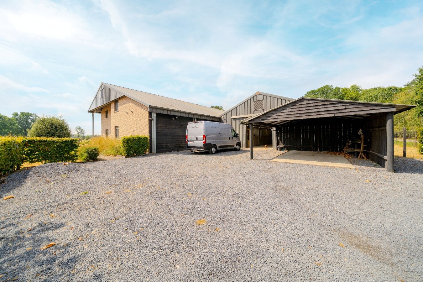 Prachtige paardenaccommodatie op ca. 3,2 ha te Wuustwezel 