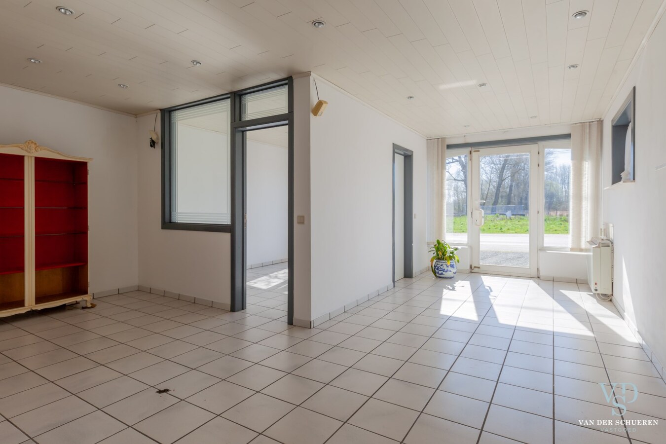 Exceptioneel landhuis met bijgebouw in groene omgeving 