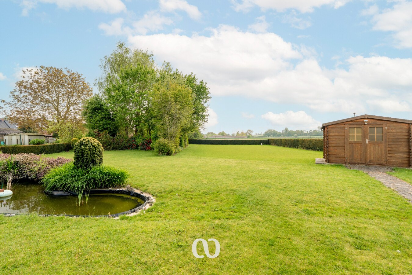 Prachtig gelegen gezinswoning met tuin en uitzicht in het centrum van Etikhove 