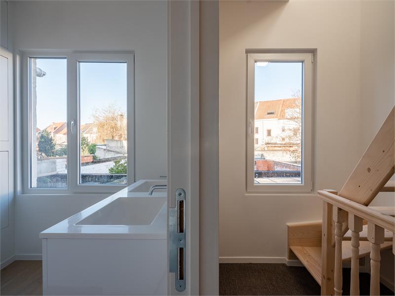 Compleet gerenoveerde woning op toplocatie 