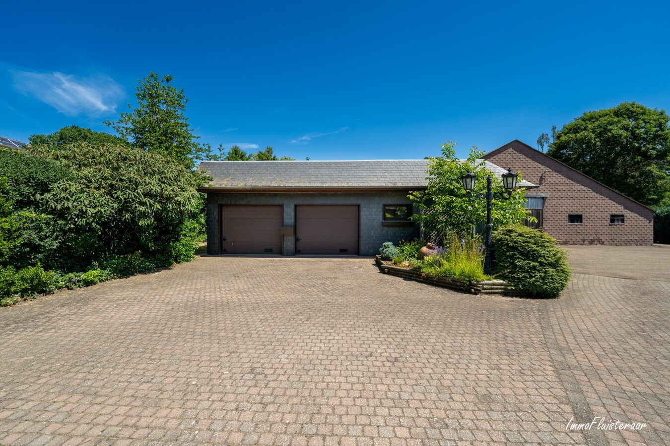 Ruime woning met loods op ca. 1ha te Lummen 