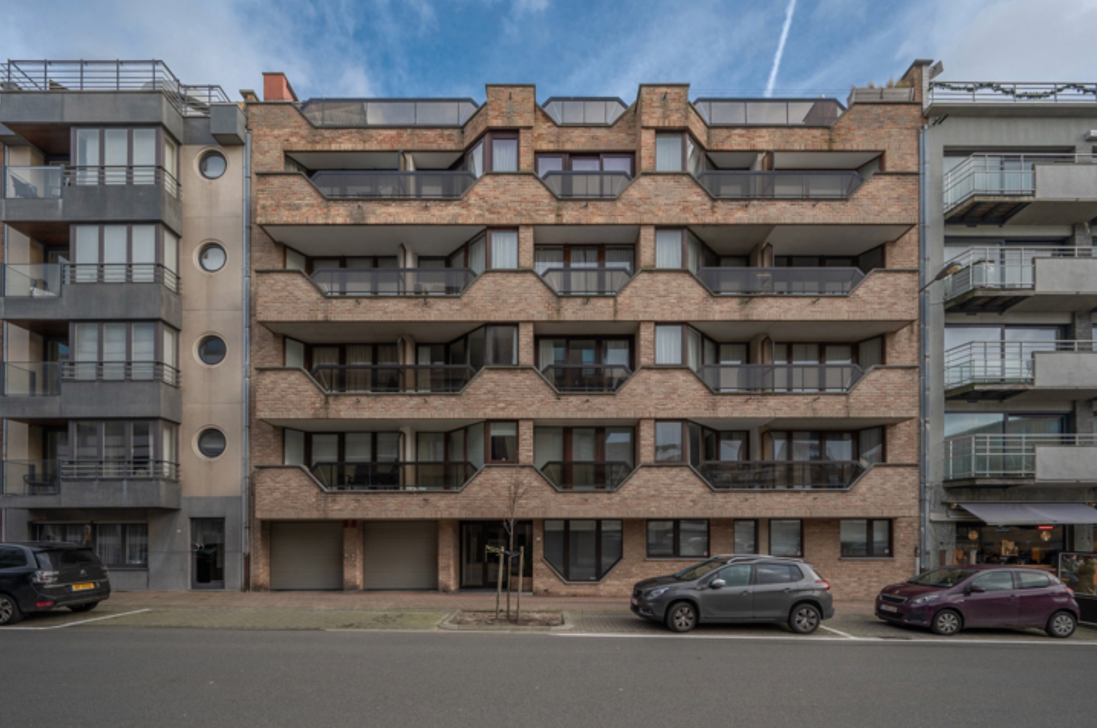 Appartement sous les toits entièrement rénové avec terrasses ensoleillées à 20 mètres de la digue de l'Albertstrand. 