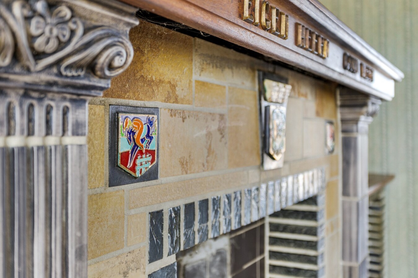 Te renoveren gezinswoning in prachtige villawijk in Mullem 