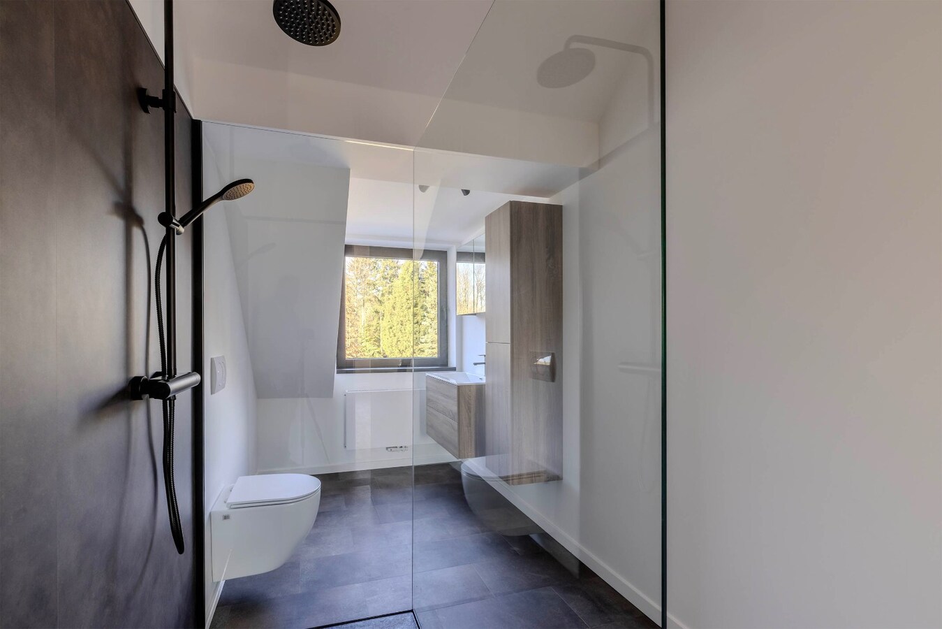 Instapklaar appartement met 2 slpks - in centrum 