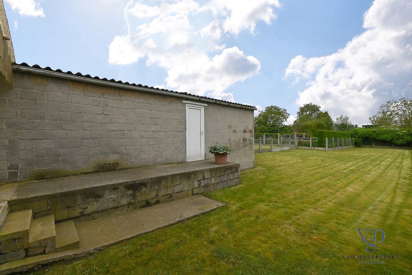 Degelijke Half Open Bebouwing 