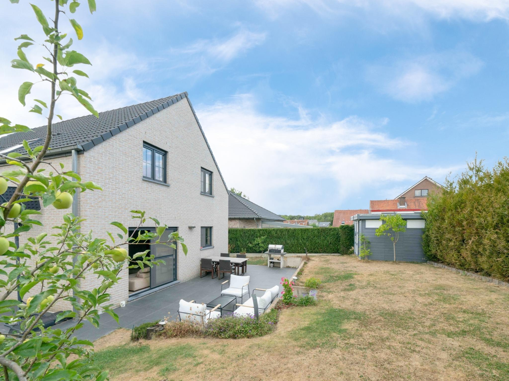 Recente villa (2013) met 4 kamers op een toplocatie! 