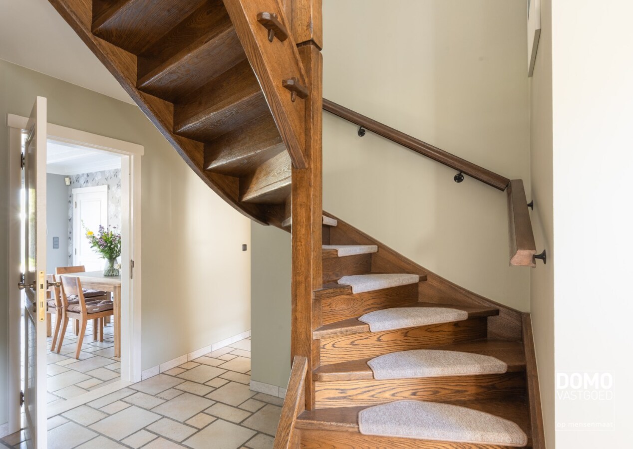 Karaktervolle en ruime gezinswoning in pastorij-/fermettestijl met prachtige tuin en 4 slaapkamers in het groene Kortessem 