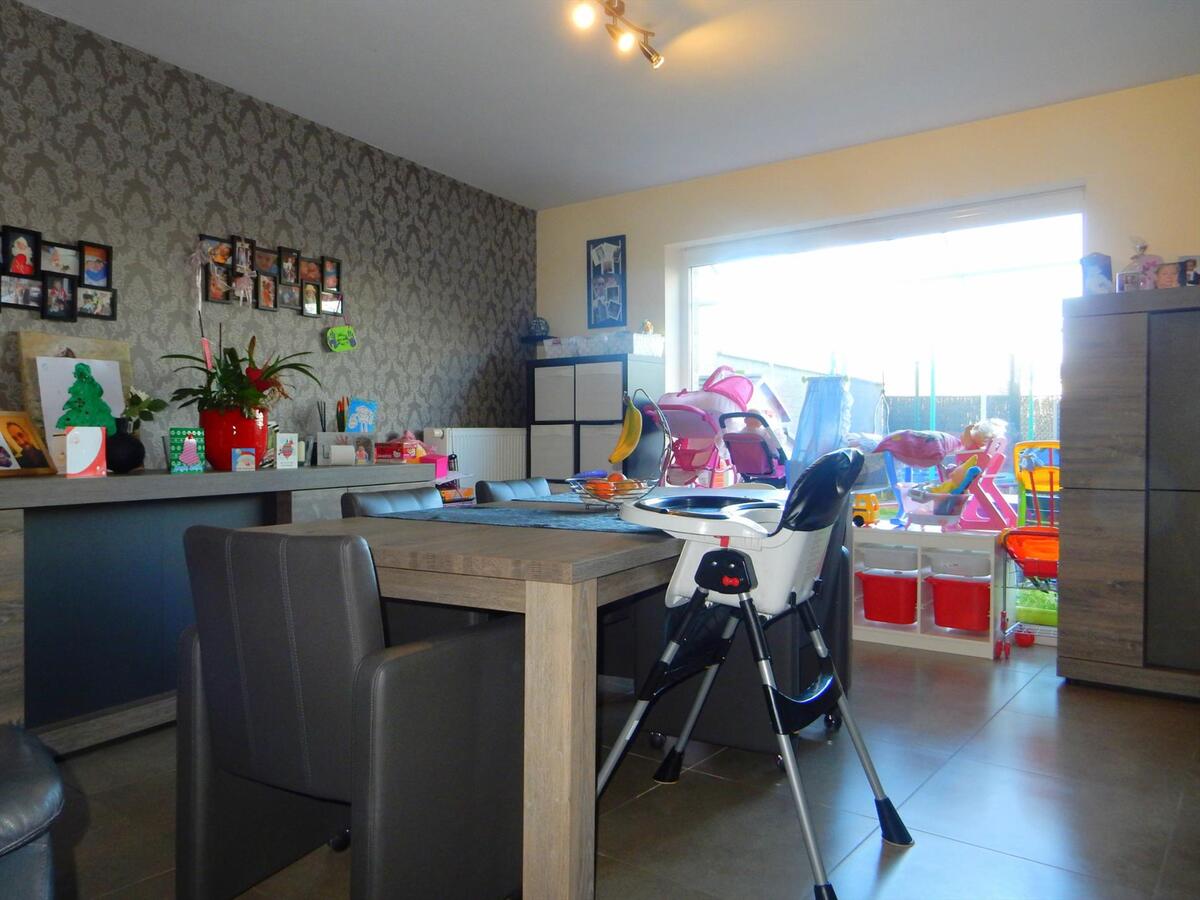 Recente woning met 4 slaapkamers te Snaaskerke 