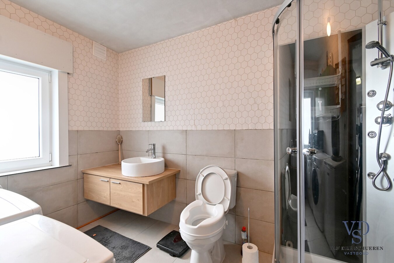 Degelijke Half Open Bebouwing. 